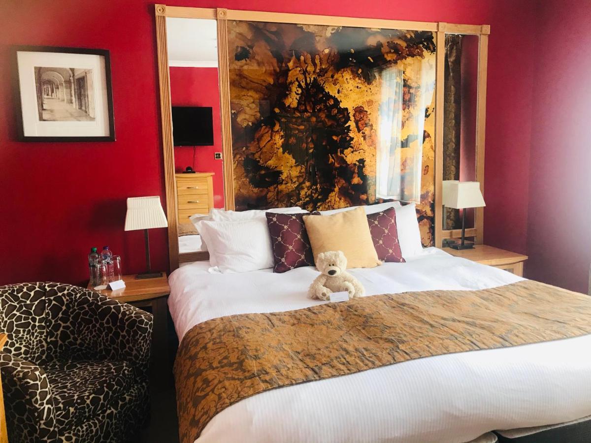 Clarence Court Hotel Cheltenham Buitenkant foto