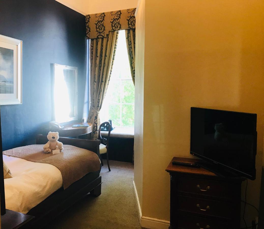 Clarence Court Hotel Cheltenham Buitenkant foto