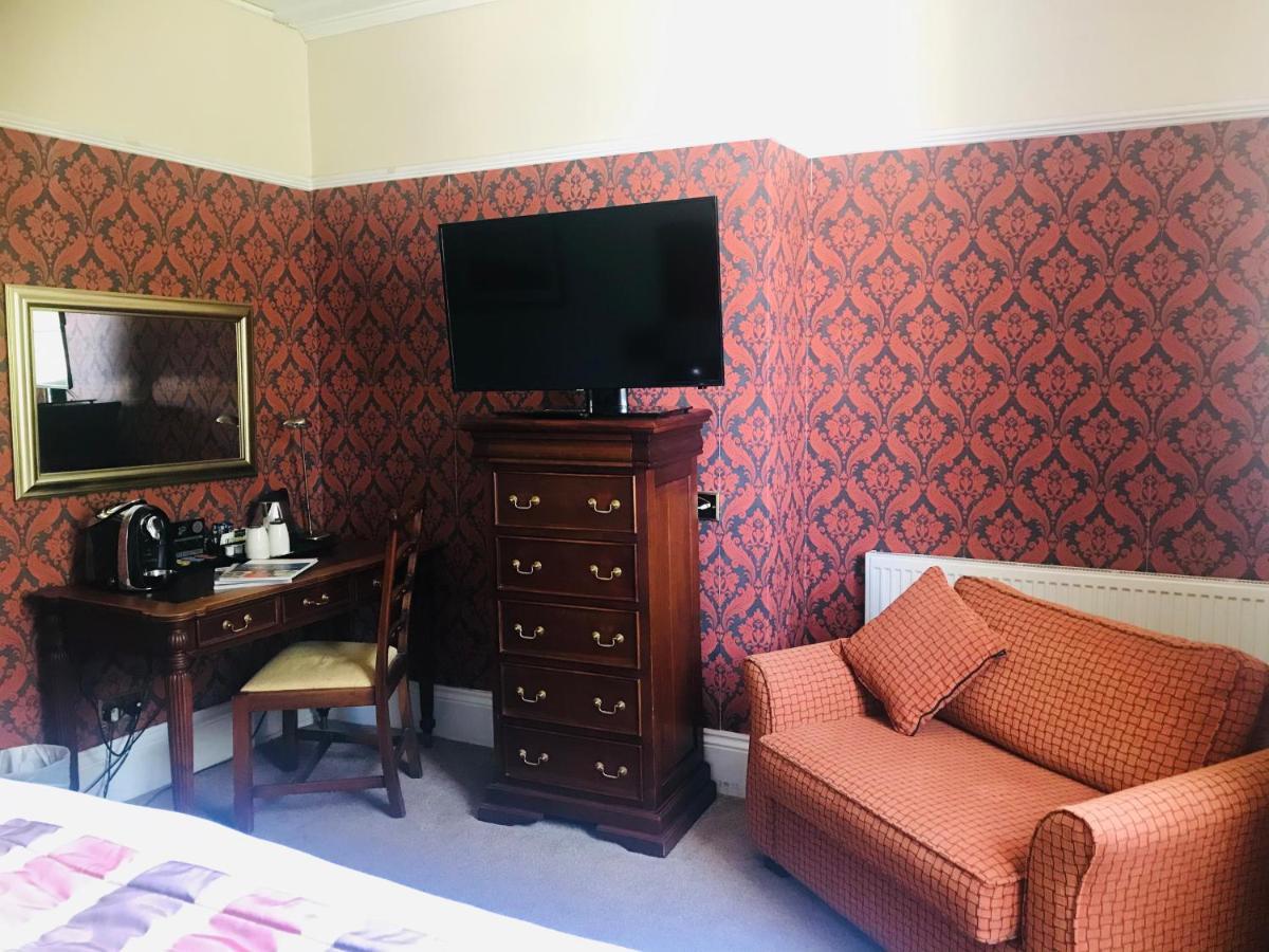 Clarence Court Hotel Cheltenham Buitenkant foto
