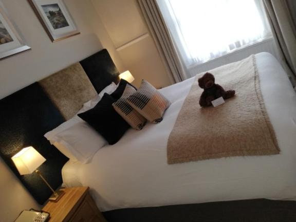 Clarence Court Hotel Cheltenham Buitenkant foto