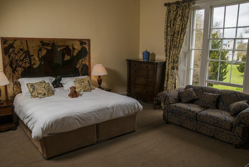 Clarence Court Hotel Cheltenham Buitenkant foto