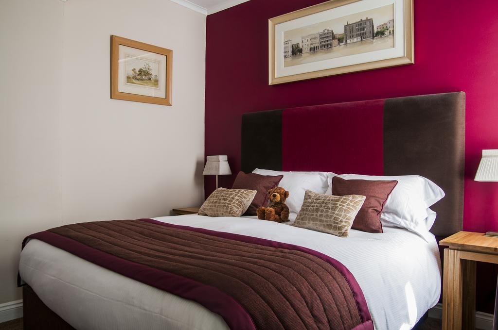 Clarence Court Hotel Cheltenham Buitenkant foto
