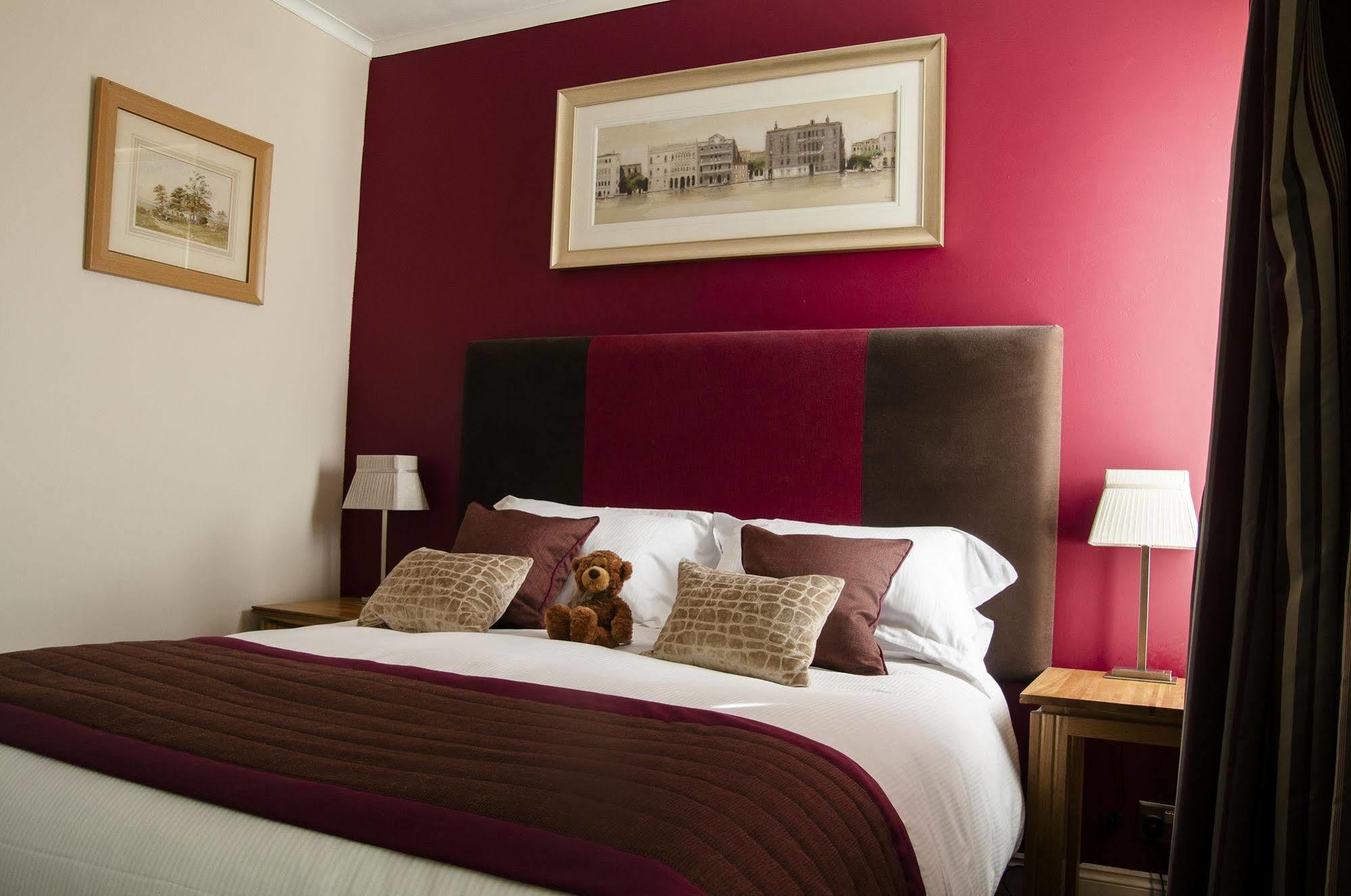 Clarence Court Hotel Cheltenham Buitenkant foto